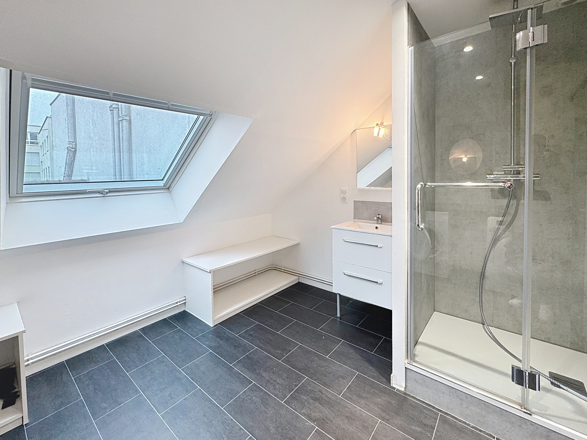 APPARTEMENT PROCHE CENTRE-VILLE
